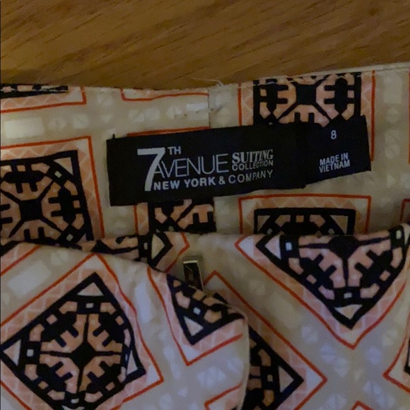 Capri print New York and Company pants - Picture 3 of 3